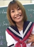 臼井利奈