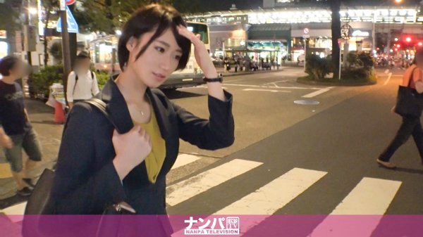 マジ軟派、初撮。 1403 溜まった性欲を食欲で発散するラーメン女子を確保!首筋の愛撫でスイッチオン!禁断のパンスト破りからのスーツ着衣プレイで大興奮!!スケベOLがおま○こビショビショにして悶絶セックス!!! MGS
