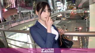 [マジ軟派、初撮。 2039 品があって真面目かと思いきや、乳首を勃起させてよがりまくる敏感体質のどスケベな高身長スレンダー国語教師を渋谷でナンパ！遠距離恋愛の彼氏に内緒で一夜限りのNTRセックス。黒ストッキングは破るために履くものですw MGS]