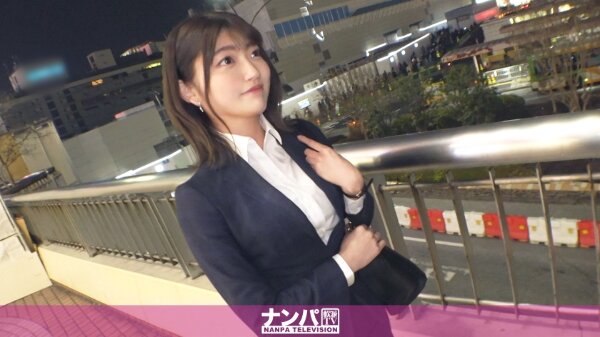 マジ軟派、初撮。 2052 『ご主人様とは浮気じゃないんです♪』なんてどエロい発言をする元カレに未練タラタラな新卒OLを新宿でナンパ!スーツに身をつつんだ爽やかな見た目とは違ってかなりのド変態。スプリットタンのフェラは最高に気持ちいいし、全身をガチ痙攣させてイキまくり!!雑魚ま●こから大量のお漏らしでまさかの床上浸水!? MGS
