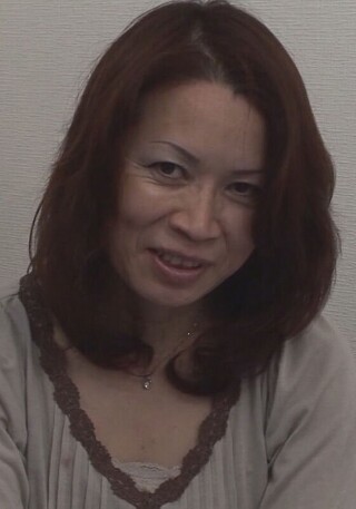 [目力強め！セックスレスな欲求不満妻は肉棒を求めてAV出演！ご無沙汰SEXでイキまくり！]
