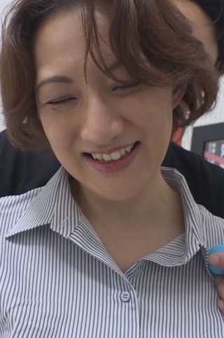 [美白肌の上品熟女の本気セックス一部始終]