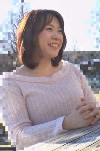 [喘ぎ声が可愛い熟女！どこ突かれても気持ちいい！！]
