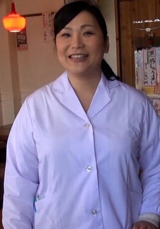 [行列のできる中華屋さんの美人女将が旦那に内緒でAV出演！？人生初のカメラの前でのSEXに爆乳揺らしてぶっ飛び破廉恥性交！]