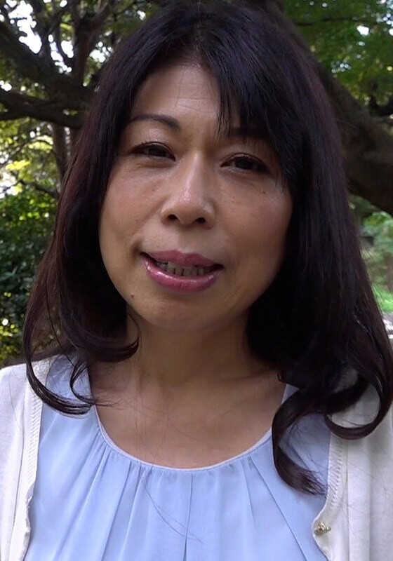 优雅大气的成熟女人无法忍受与丈夫做爱，通过拍摄AV来发泄！从她的外表上你无法想象的肮脏性行为！