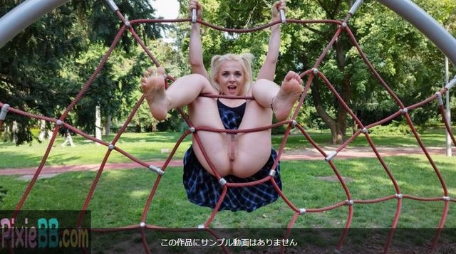エリー・ショウとポルノ・ダンによる無修正、公共の場でのヌード、そして熱いセックスシーン - エリー・ショウ